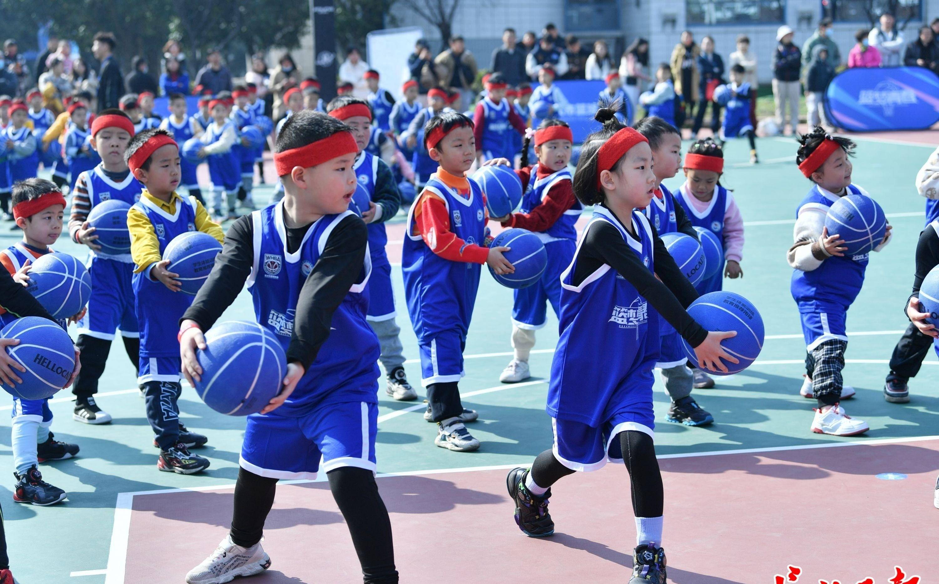青少年篮球赛事正在成为培养团队合作精神的最佳载体 青少年篮球赛事正在成为培养团队合作精神的最佳载体